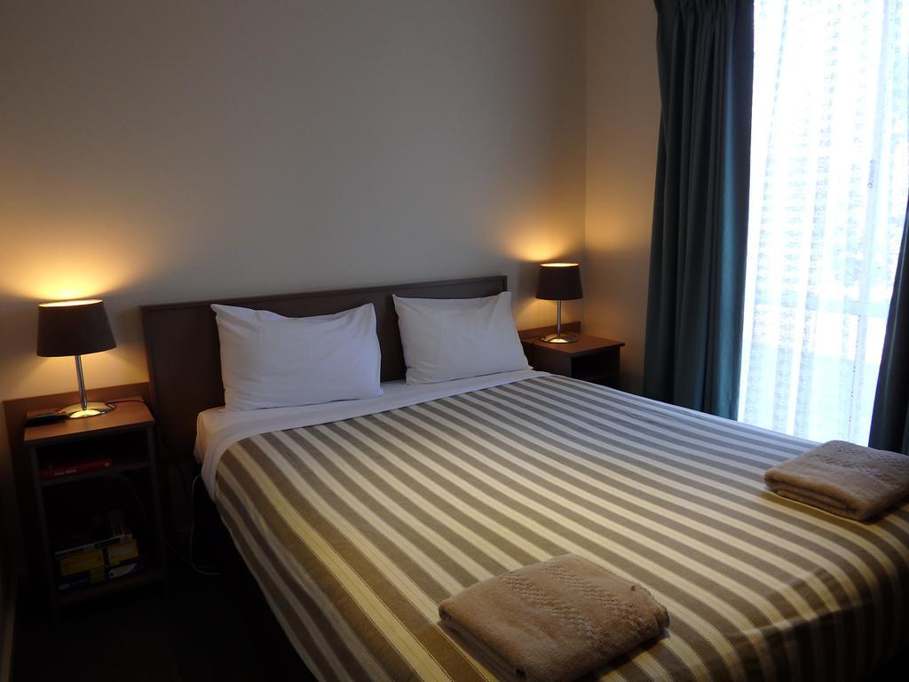 Werribee Motel And Apartments Экстерьер фото