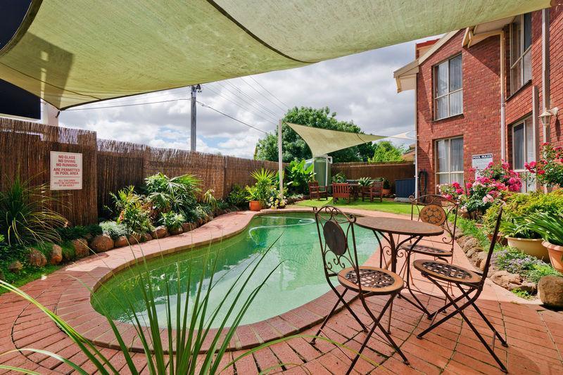 Werribee Motel And Apartments Экстерьер фото