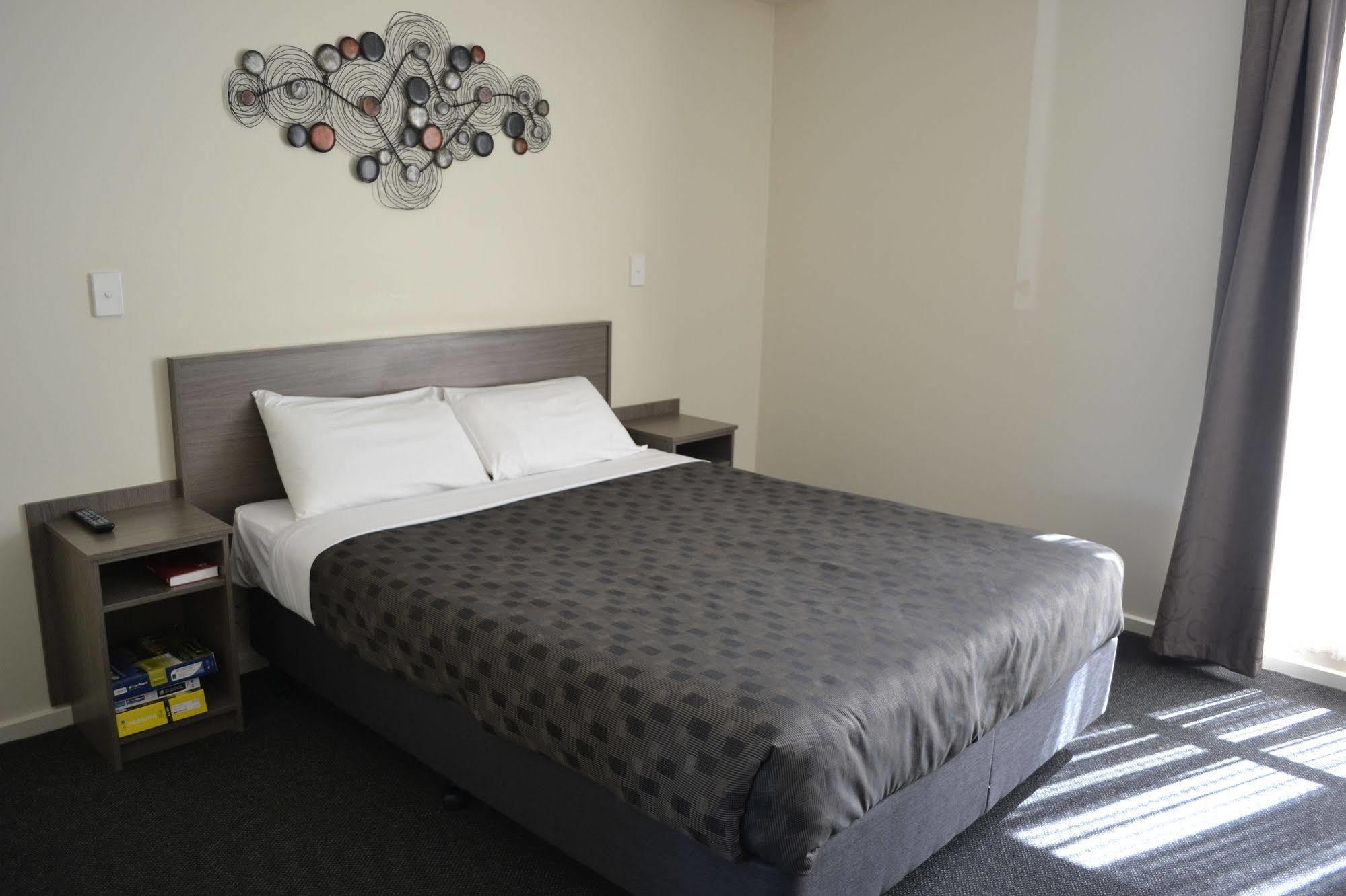 Werribee Motel And Apartments Экстерьер фото