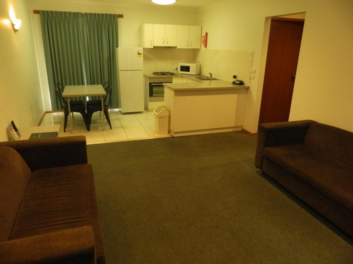Werribee Motel And Apartments Экстерьер фото
