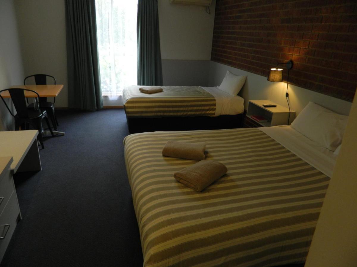Werribee Motel And Apartments Экстерьер фото